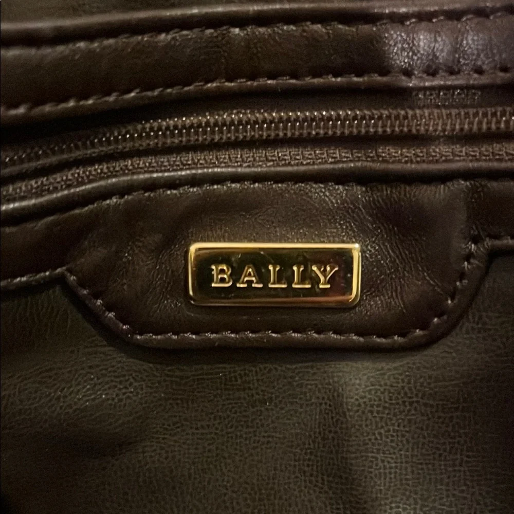 BALLY Elegant Brown Quilted Leather Women's Bag - Picture 9 of 12